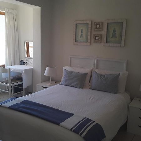 Mclaren Self Catering Apartment Gansbaai Bagian luar foto