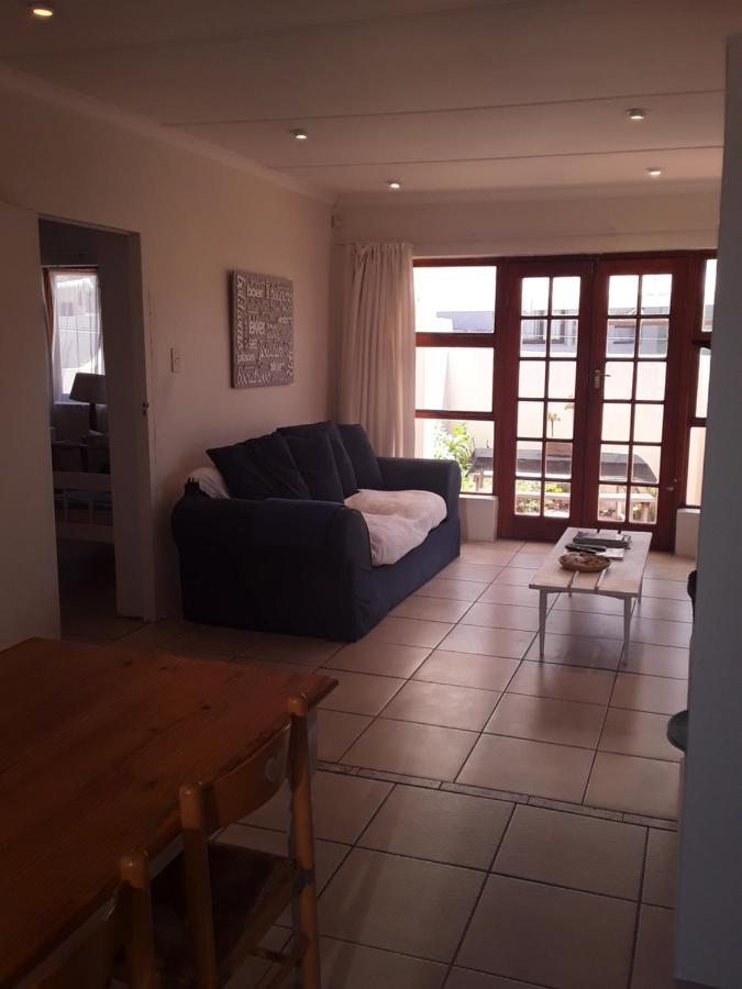 Mclaren Self Catering Apartment Gansbaai Bagian luar foto