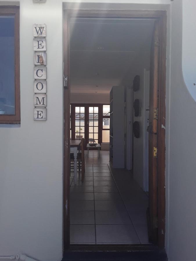 Mclaren Self Catering Apartment Gansbaai Bagian luar foto