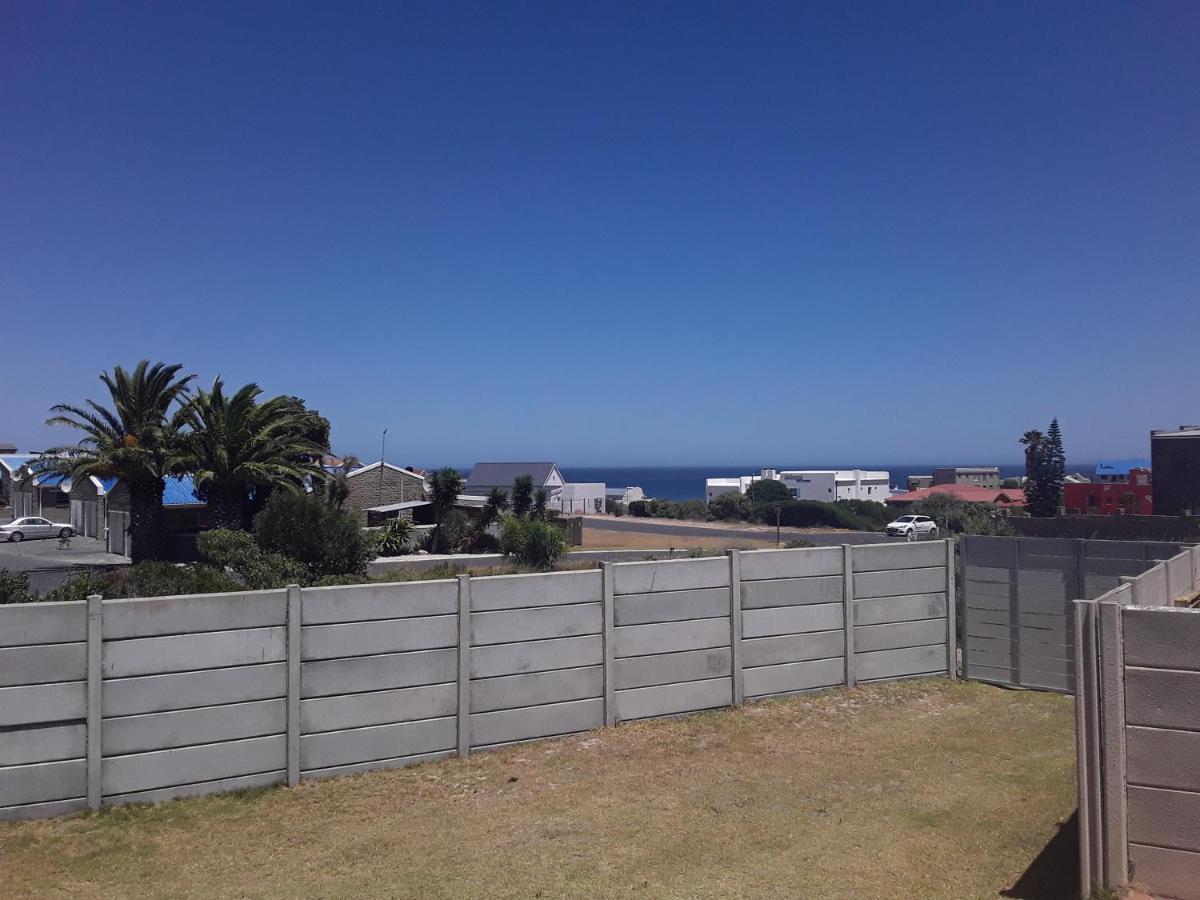Mclaren Self Catering Apartment Gansbaai Bagian luar foto